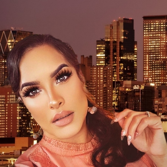 🥰Meet your Posher, Mella Rey - Picture 2 of 2